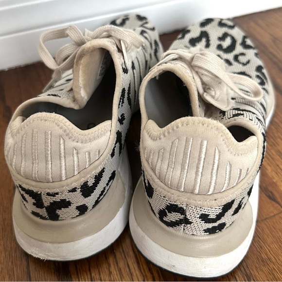 Women’s Adidas Swift Run Cream and Black Leopard Print Sneakers Size 8.5 - Picture 4 of 16